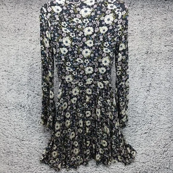 American Eagle Soft and Sexy Midi Women's Small. Floral, Bell Sleeve. Peekaboo. - Picture 6 of 10